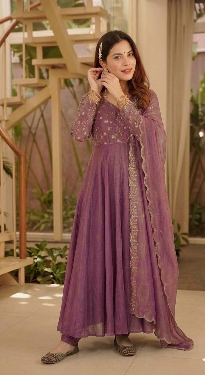 Ethereal Lavender Flared Anarkali Suit Set Featuring Delicate Floral Bodice Embroidery and a Scalloped Dupatta